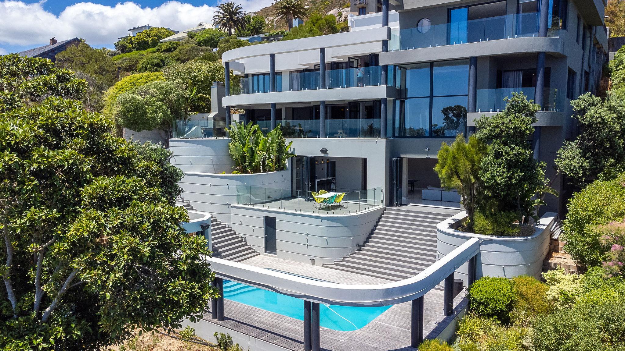 7 Bedroom Property for Sale in Llandudno Western Cape